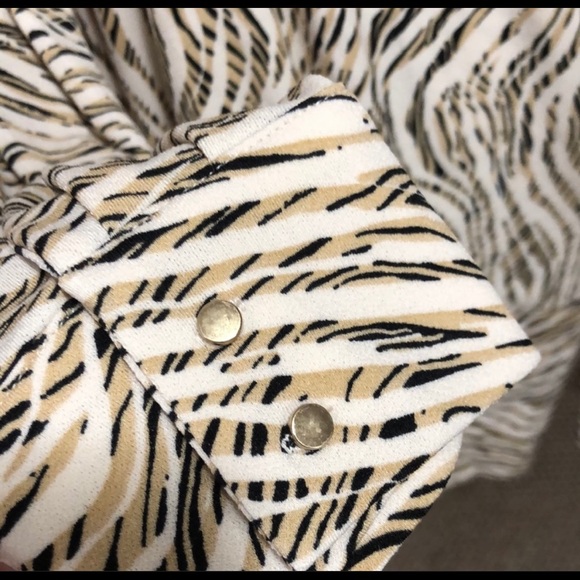 H&M Faux Wrap Animal Print Blouse - Picture 5 of 6